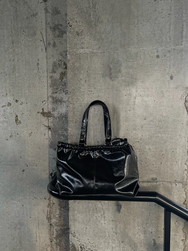 SCRUNCH LEATHER BAG Black