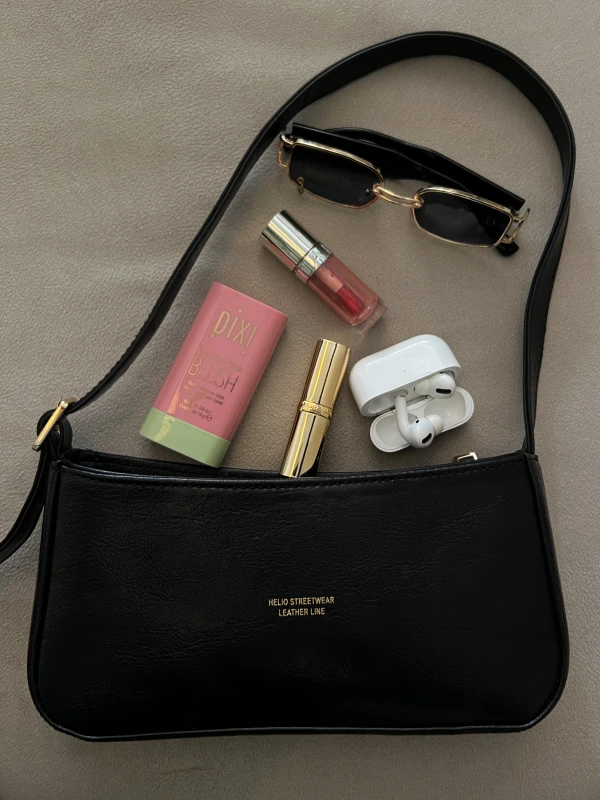 TOKEN LEATHER BAG Black