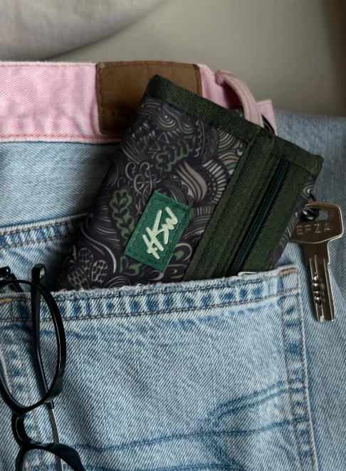 URBAN OLIVE WALLET