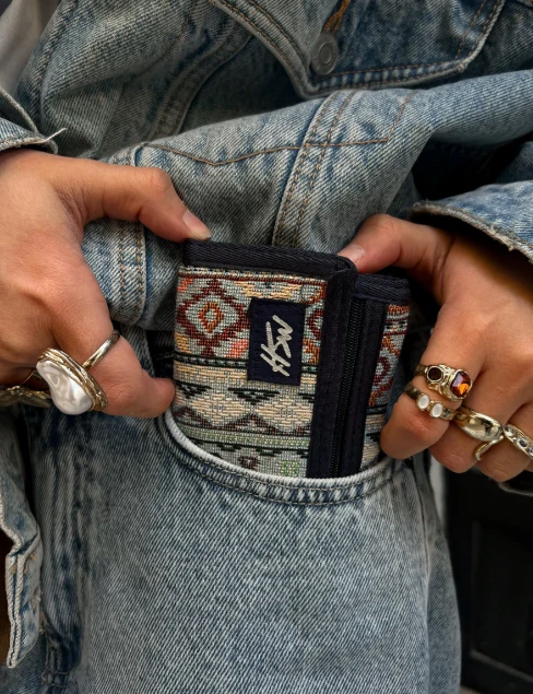 RIVER BLUE WALLET