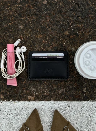 CARBON BLACK CARDHOLDER