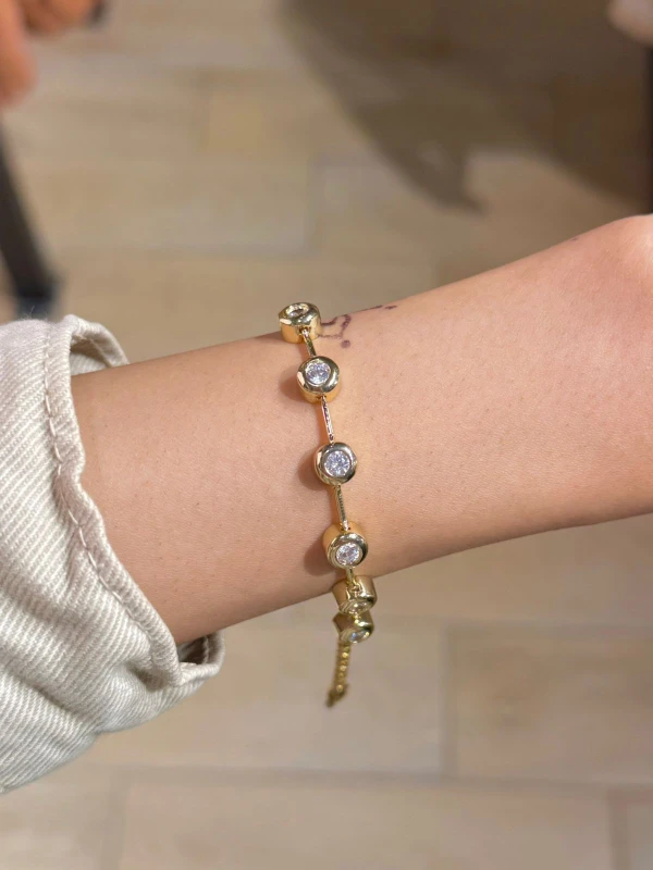Diamond circle bracelet
