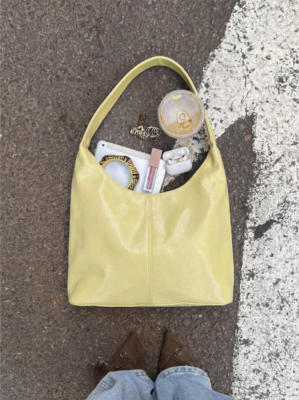 HOBO BAG BUTTER YELLOW
