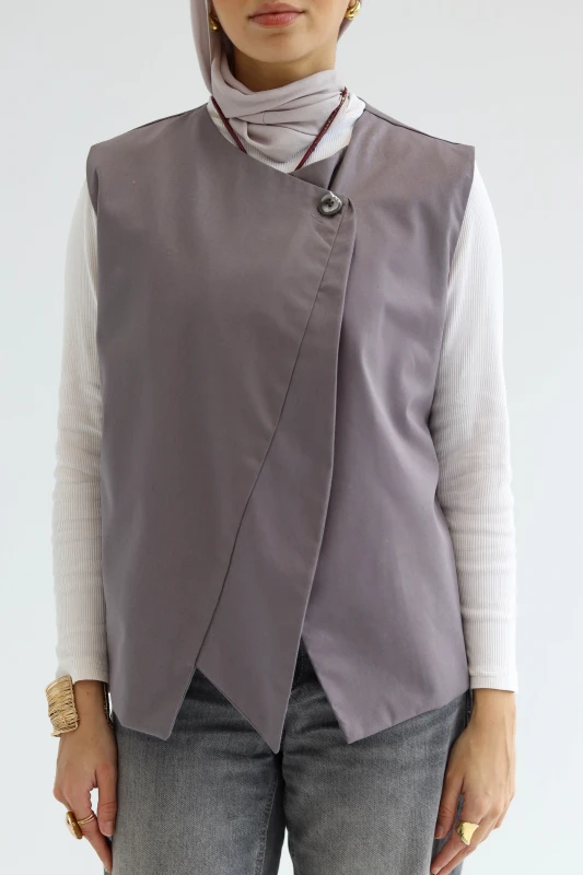 Thea vest in grey